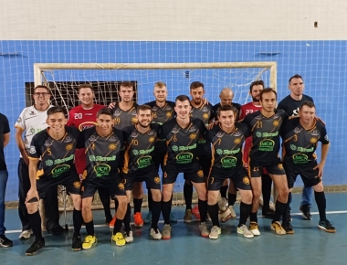 Mercedes conquista vitória heroica no Troféu Difusora